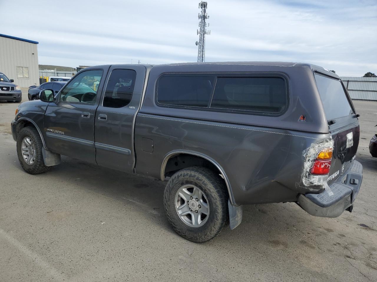 2004 Toyota Tundra - Image 2