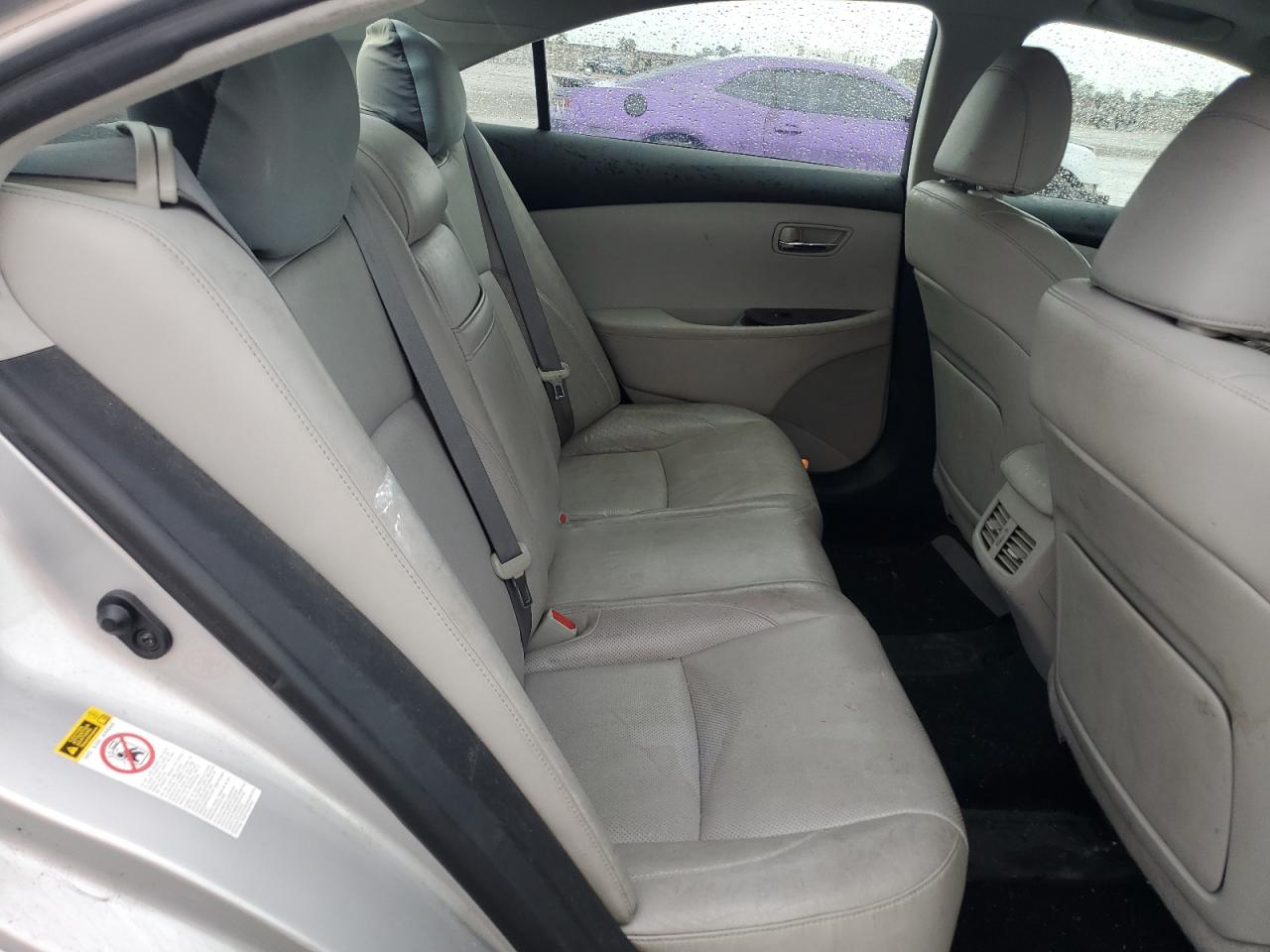 2011 Lexus ES - Image 10