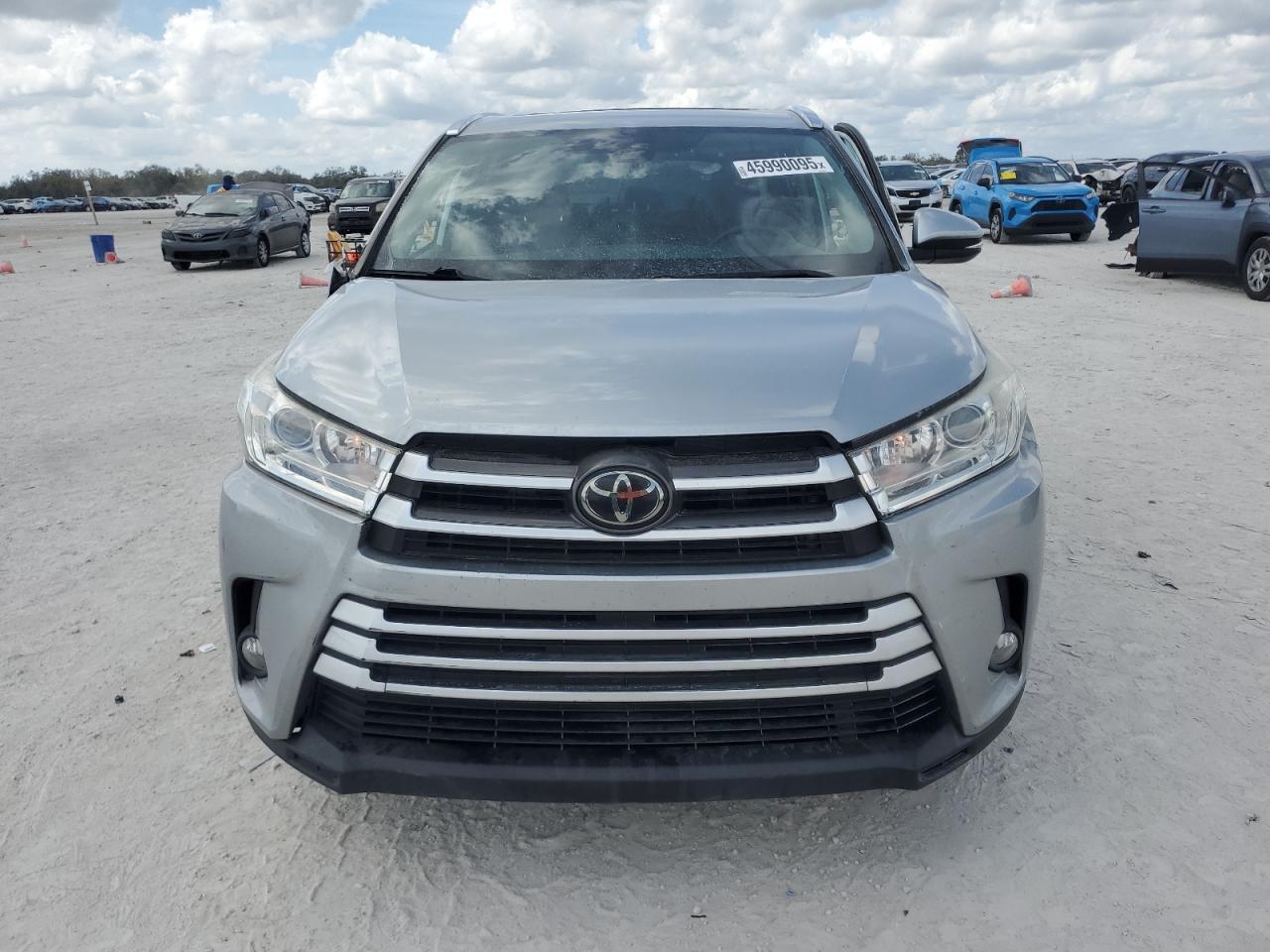 2018 Toyota Highlander - Image 5