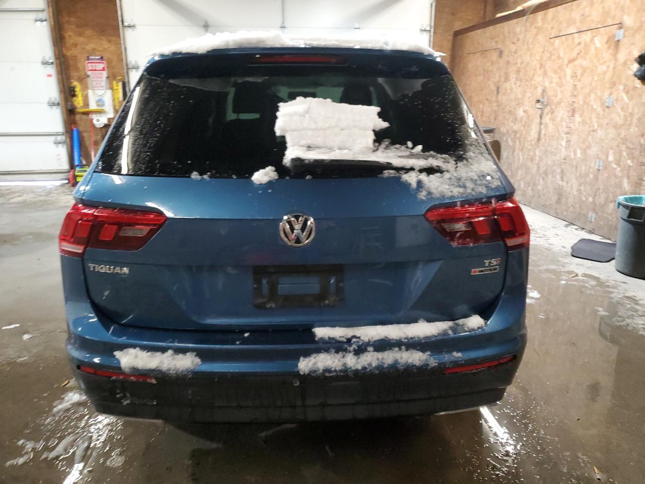 2018 Volkswagen Tiguan - Image 6