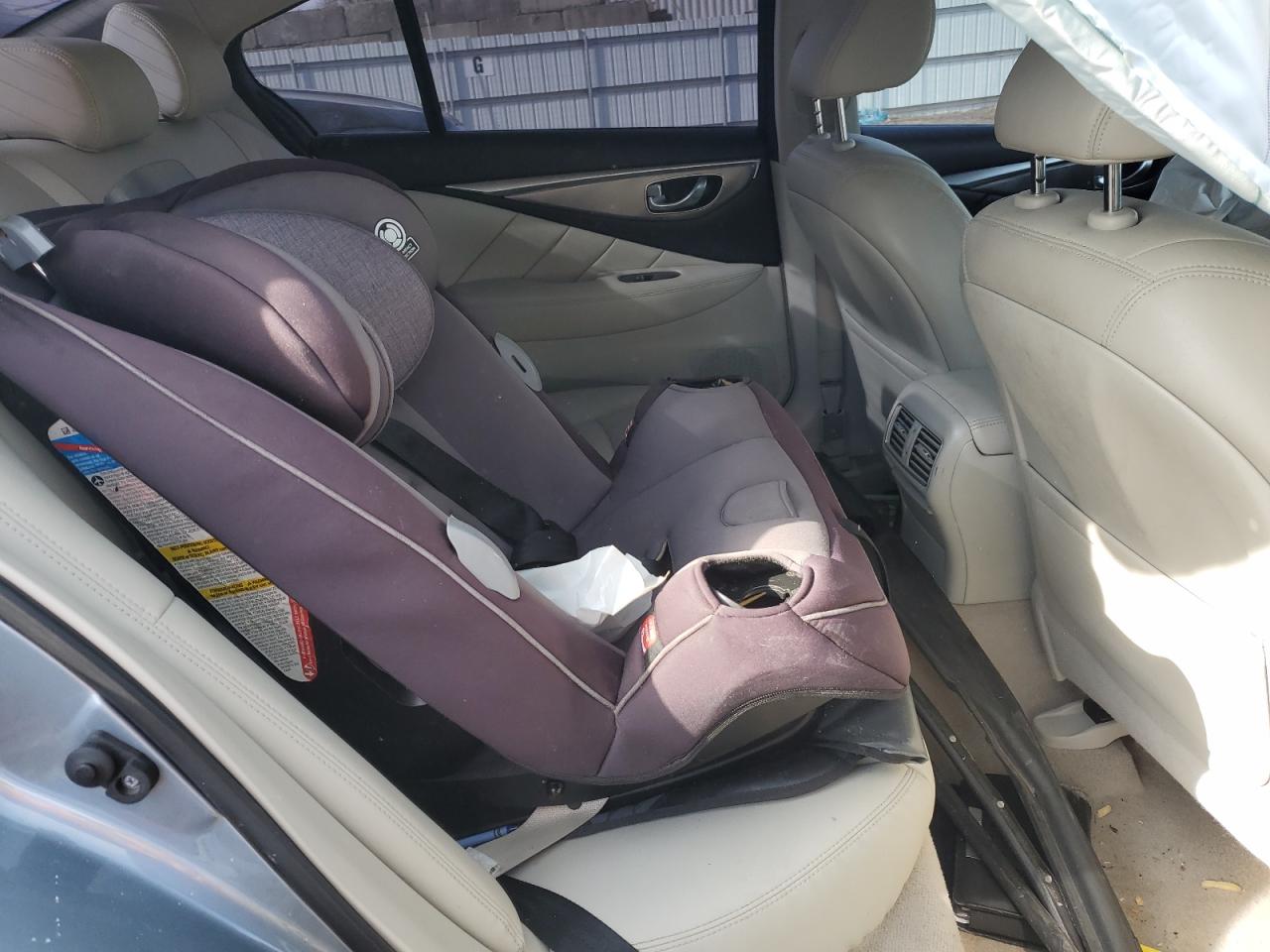 2015 Infiniti Q50 - Image 10
