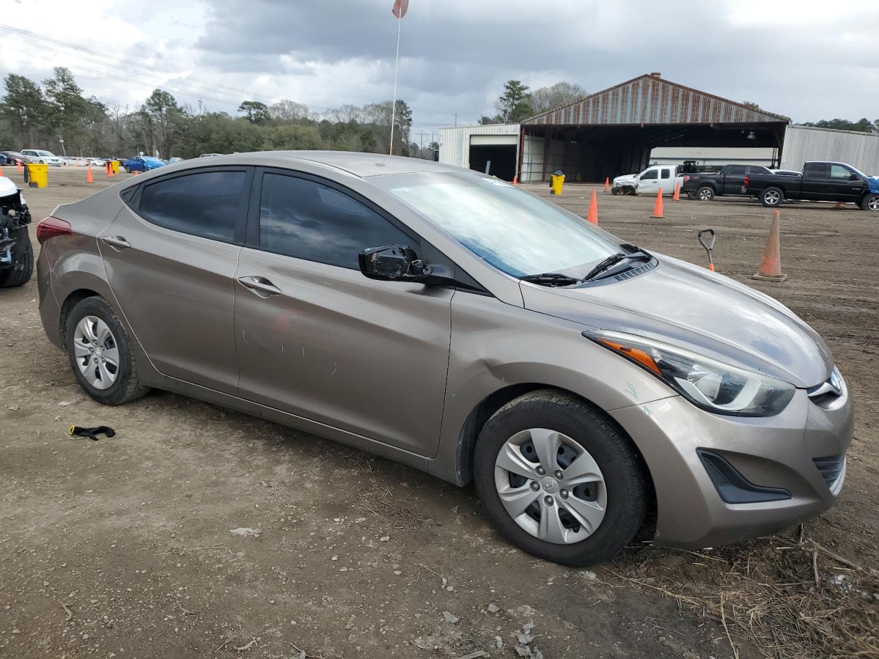 2016 Hyundai Elantra - Image 4