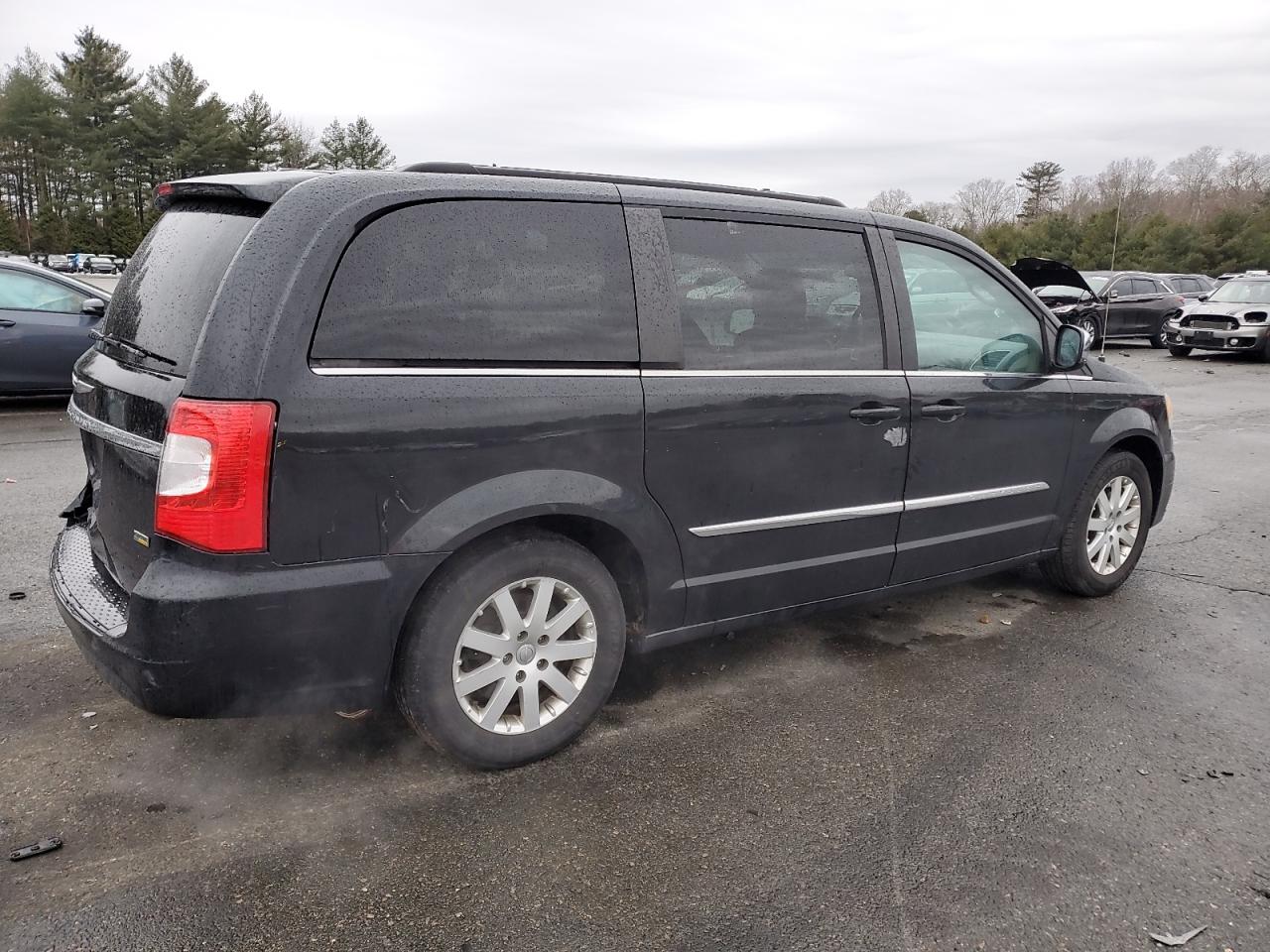 2012 Chrysler Town & Country - Image 3