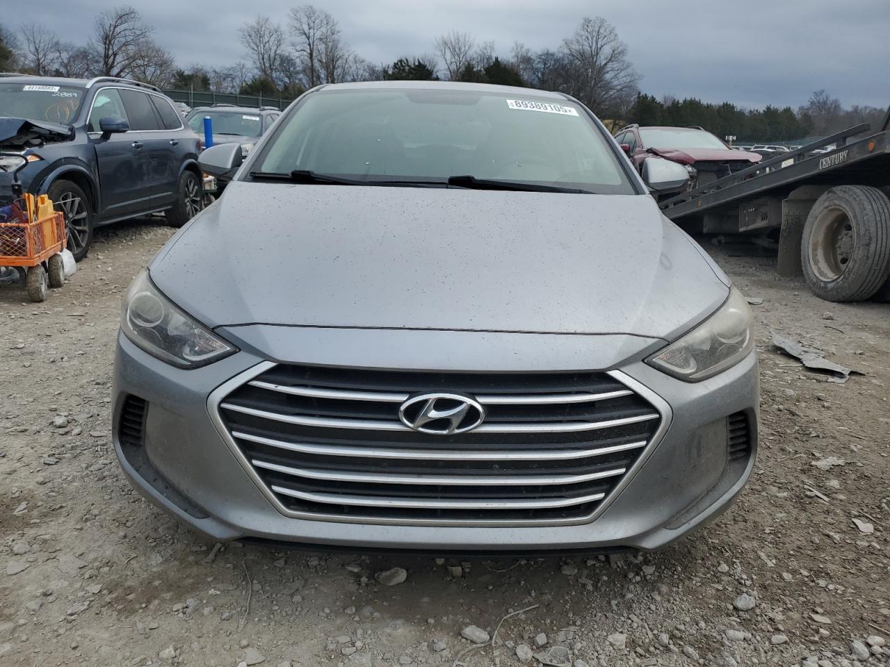 2017 Hyundai Elantra - Image 5