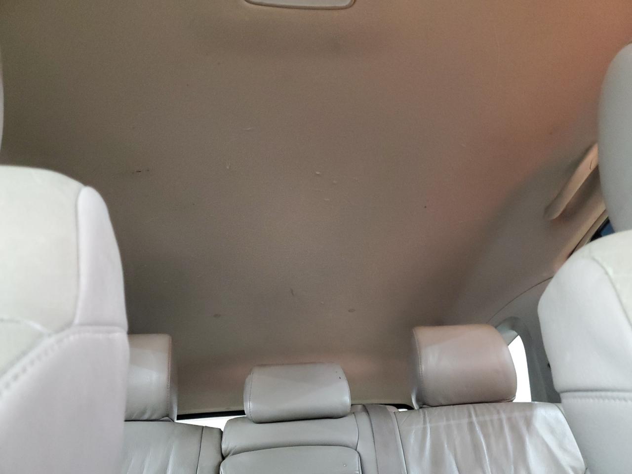 2004 Toyota 4Runner - Image 10