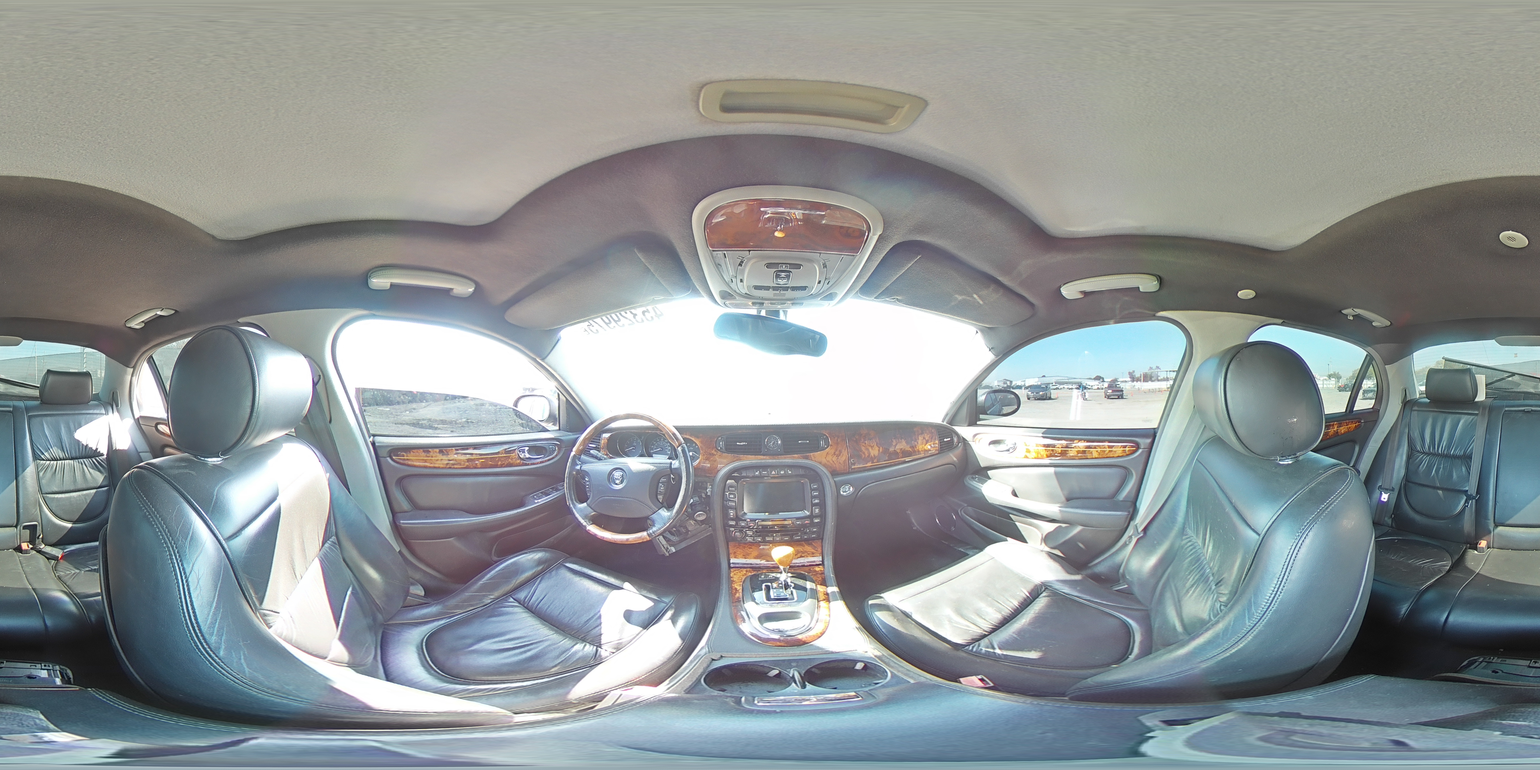 2004 Jaguar XJ - Image 13