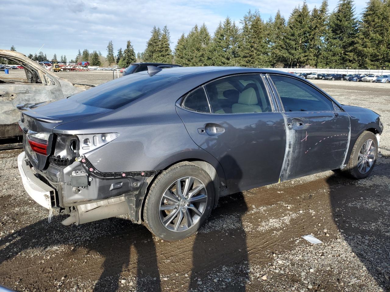 2016 Lexus ES - Image 3