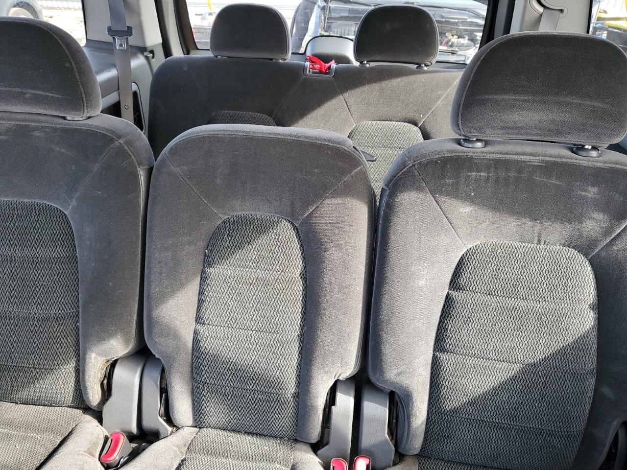 2002 Ford Explorer - Image 10