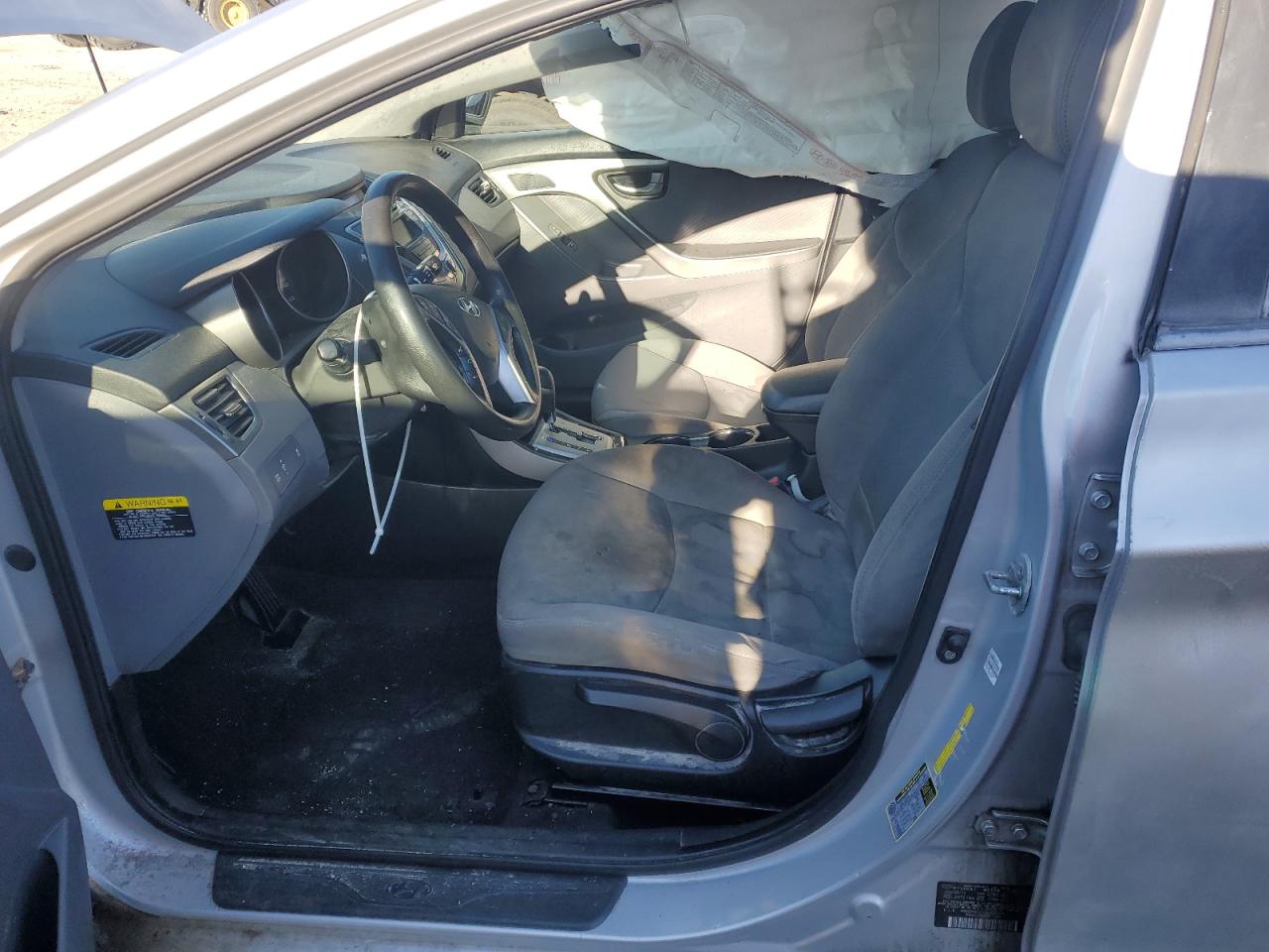 2012 Hyundai Elantra - Image 7