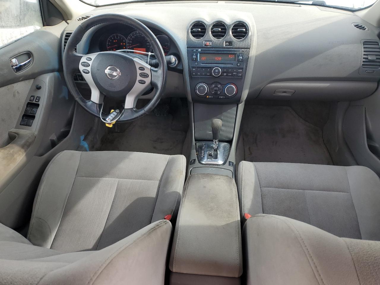 2010 Nissan Altima - Image 8