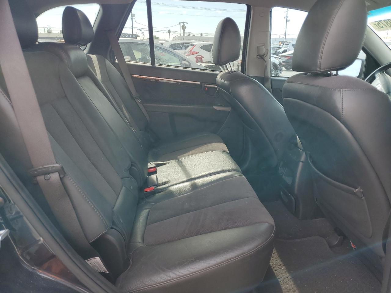 2012 Hyundai Santa Fe - Image 12