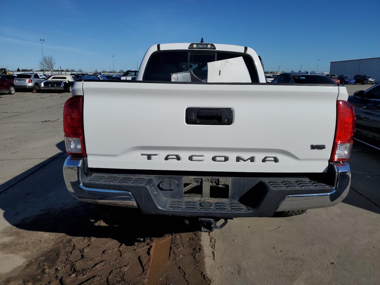 2016 Toyota Tacoma - Image 6