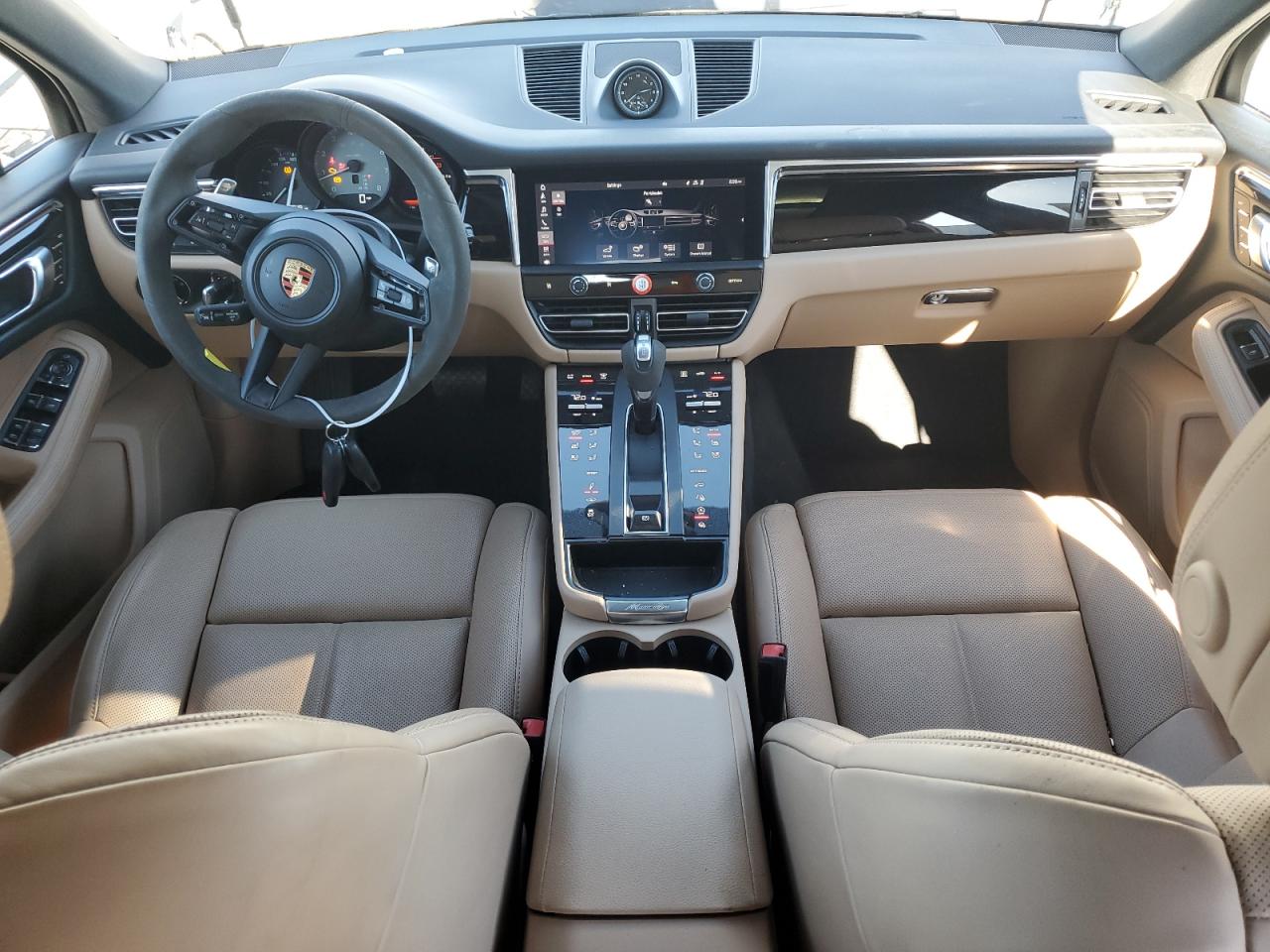 2024 Porsche Macan - Image 8