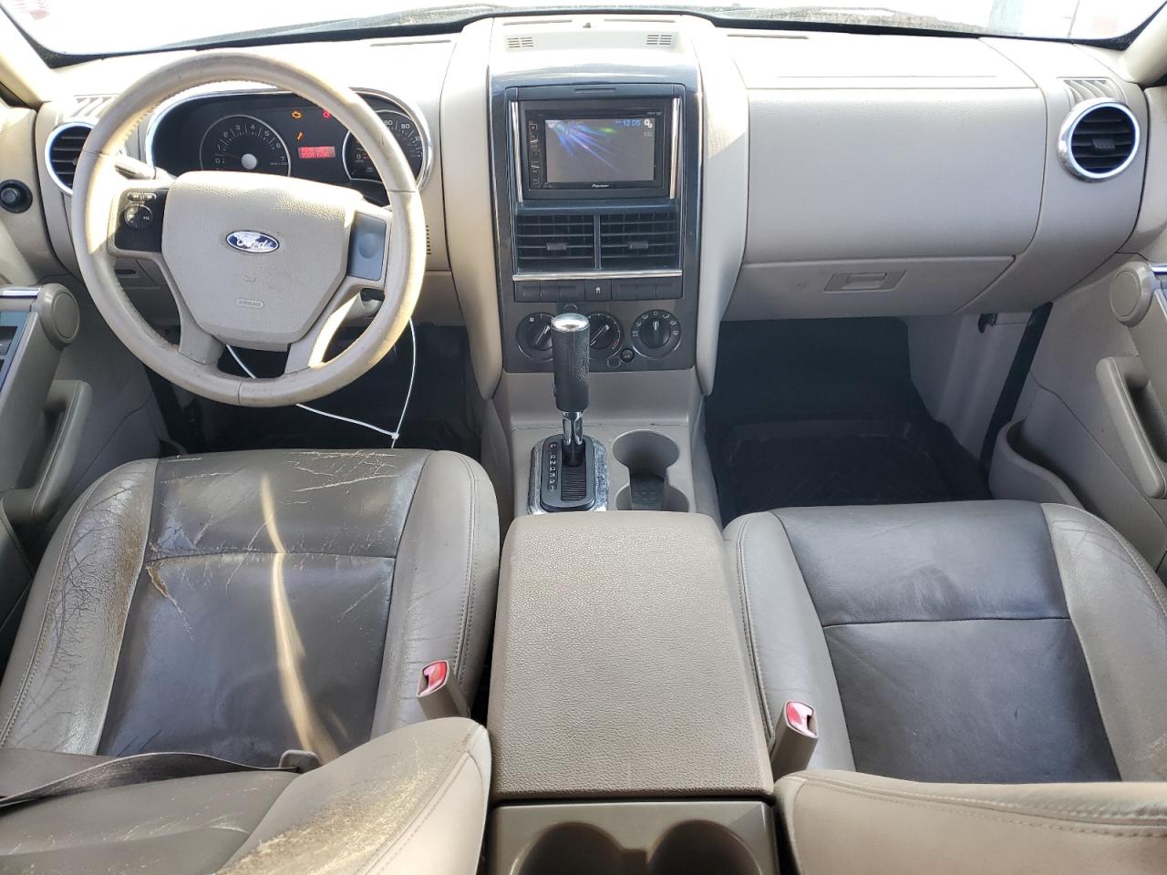 2006 Ford Explorer - Image 8