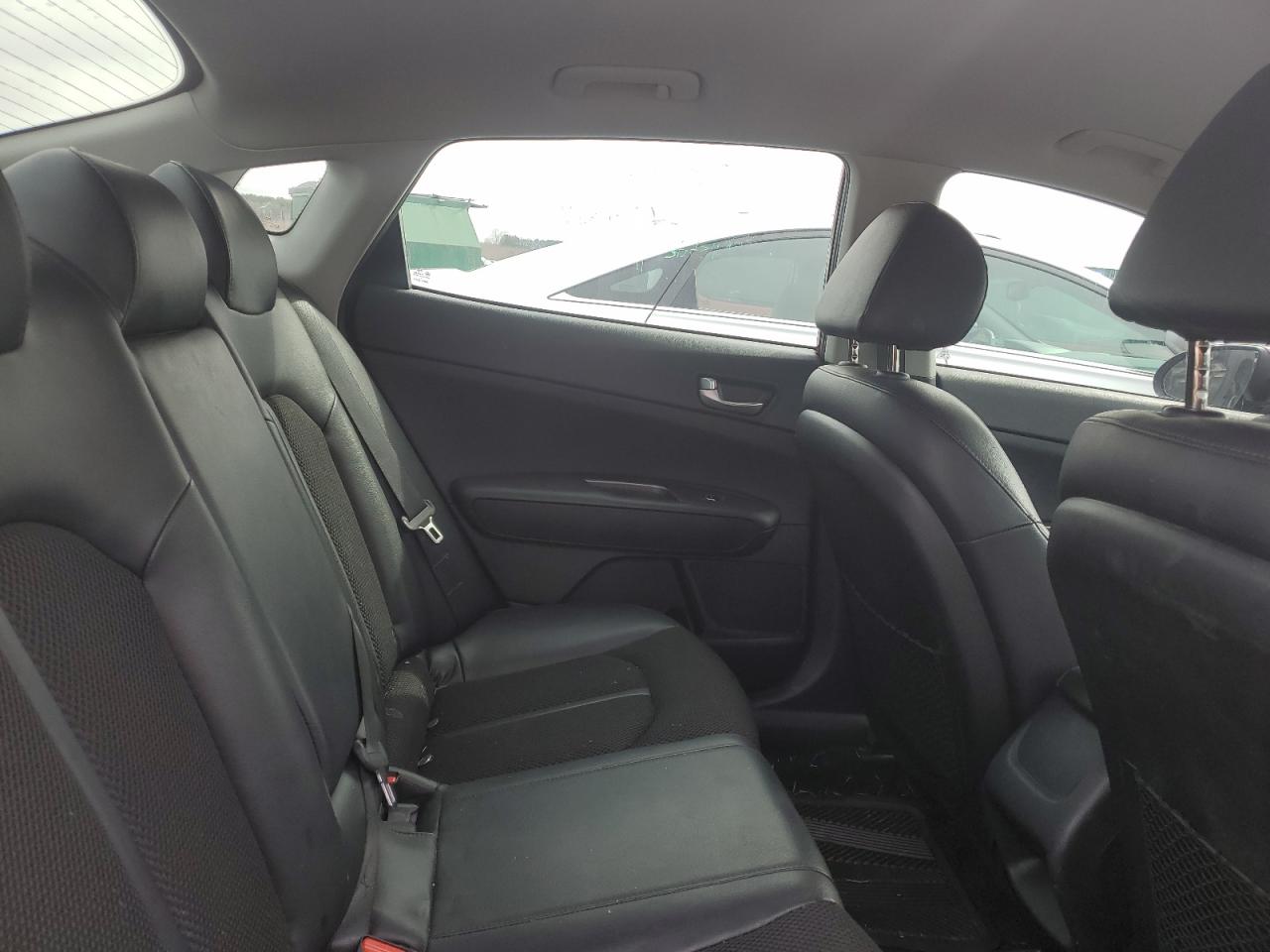 2019 Kia Optima - Image 10