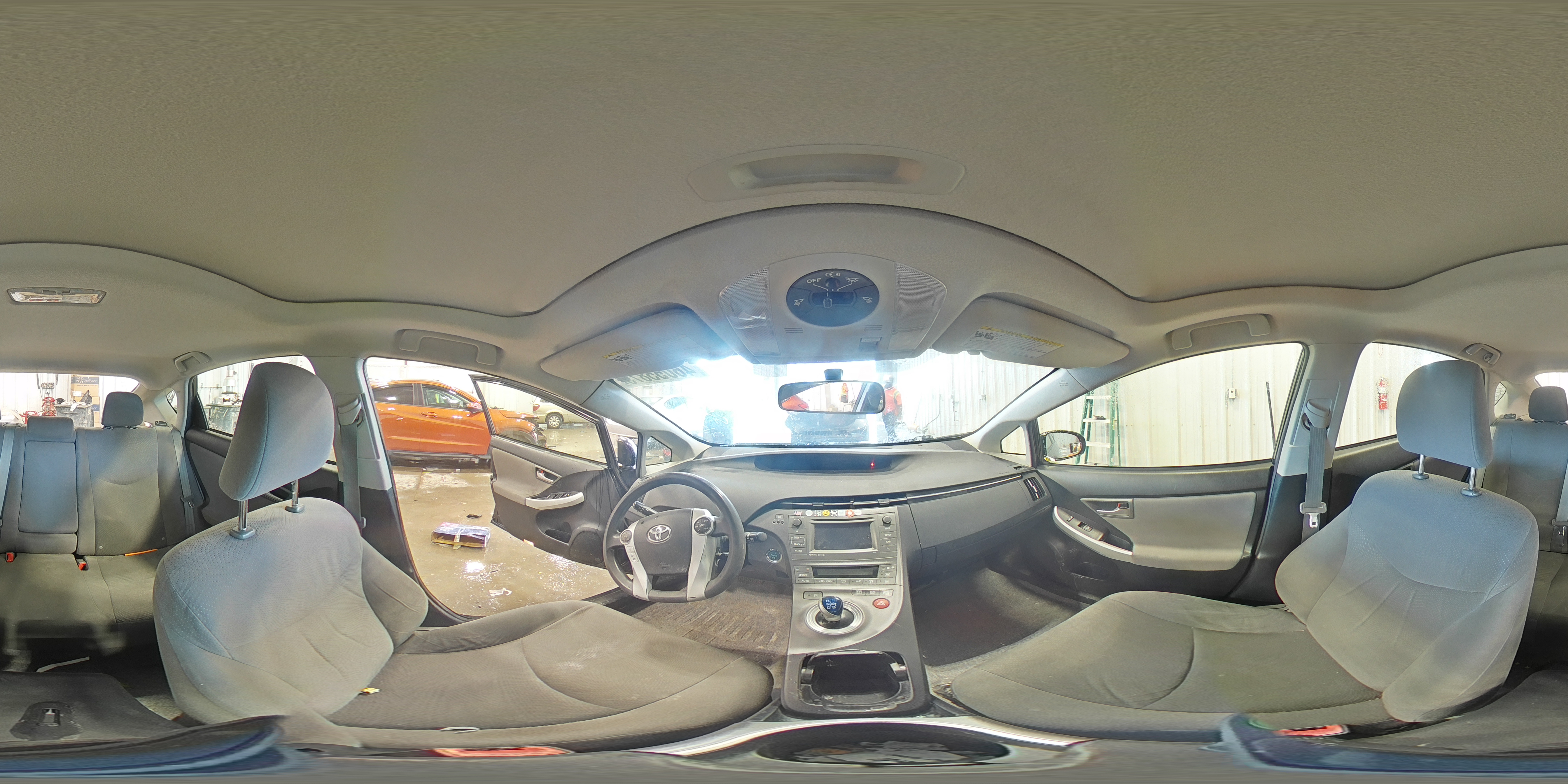2012 Toyota Prius - Image 14