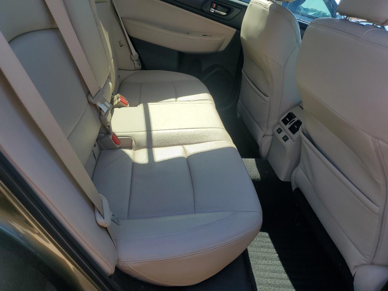 2015 Subaru Outback - Image 11