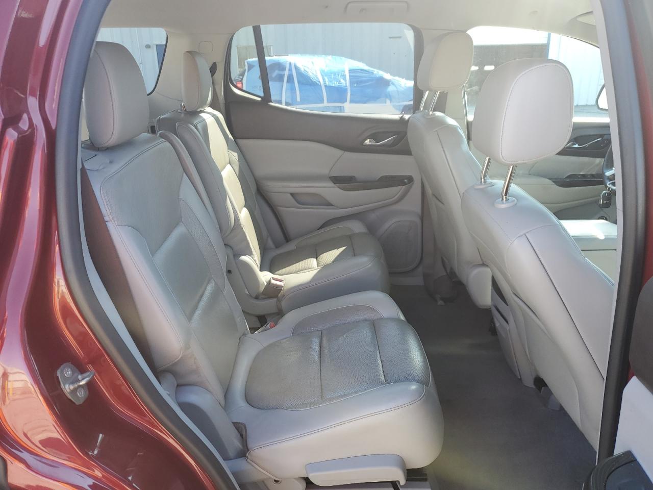2017 GMC Acadia - Image 11