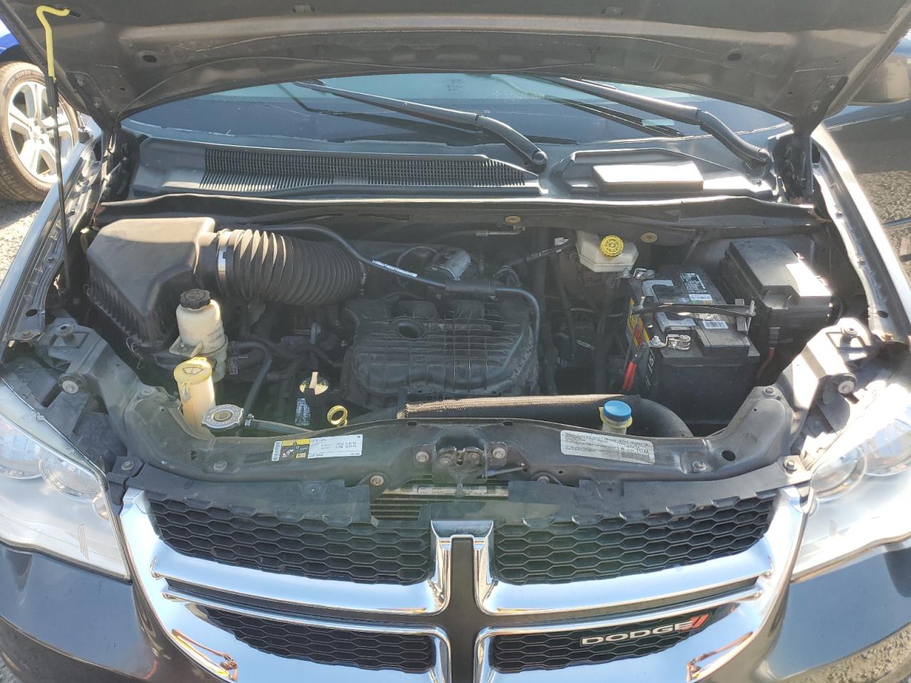 2015 Dodge Caravan - Image 14