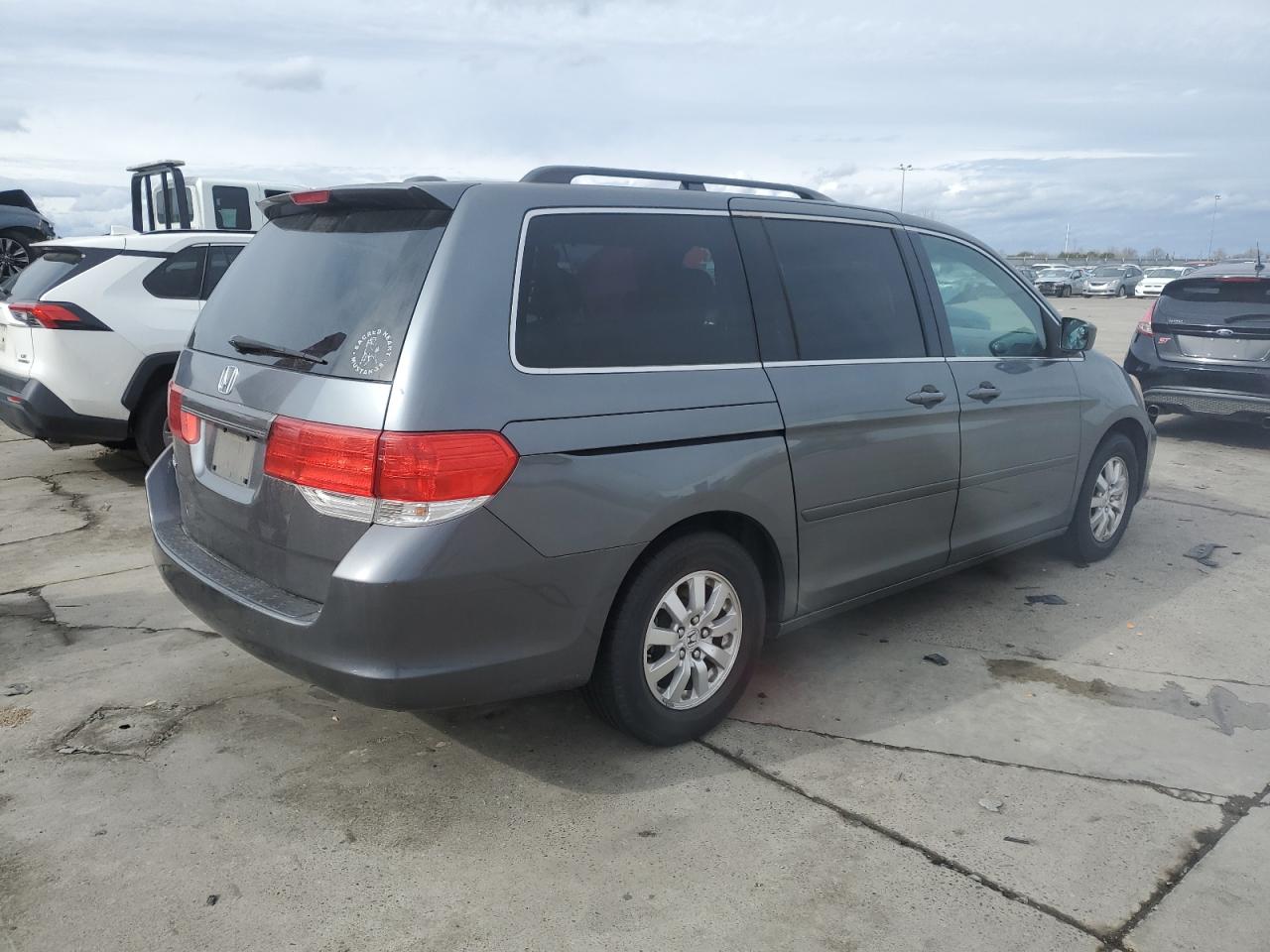 2010 Honda Odyssey - Image 3