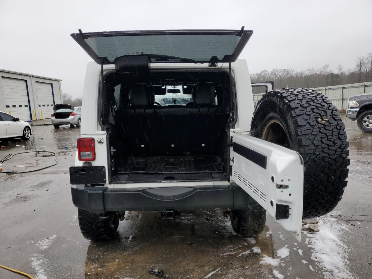 2017 Jeep Wrangler - Image 6