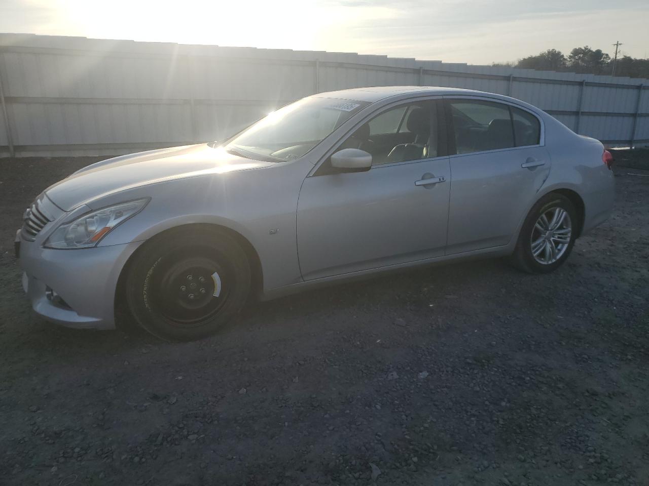 2015 Infiniti Q40 - Image 1