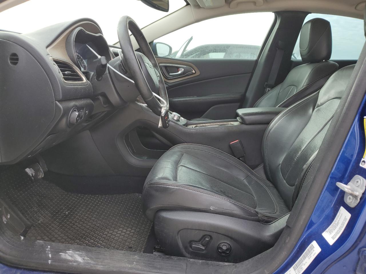 2015 Chrysler 200 - Image 7