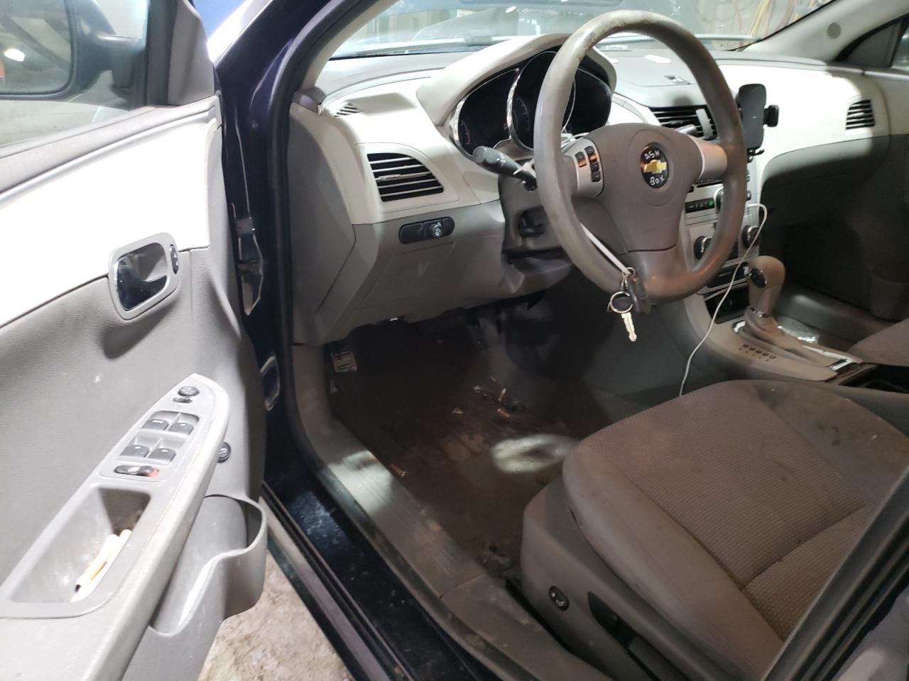 2011 Chevrolet Malibu - Image 8