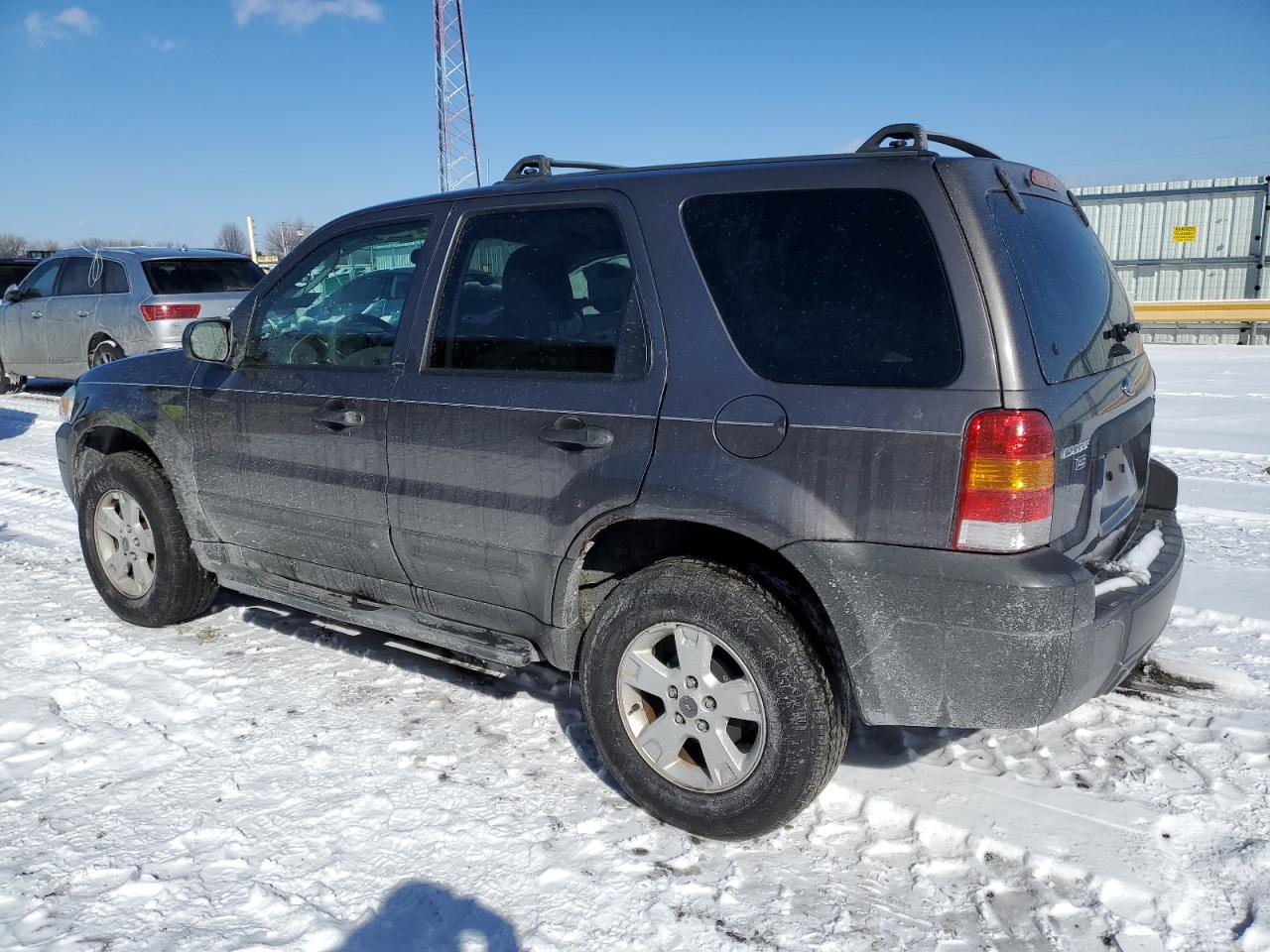 2006 Ford Escape - Image 2