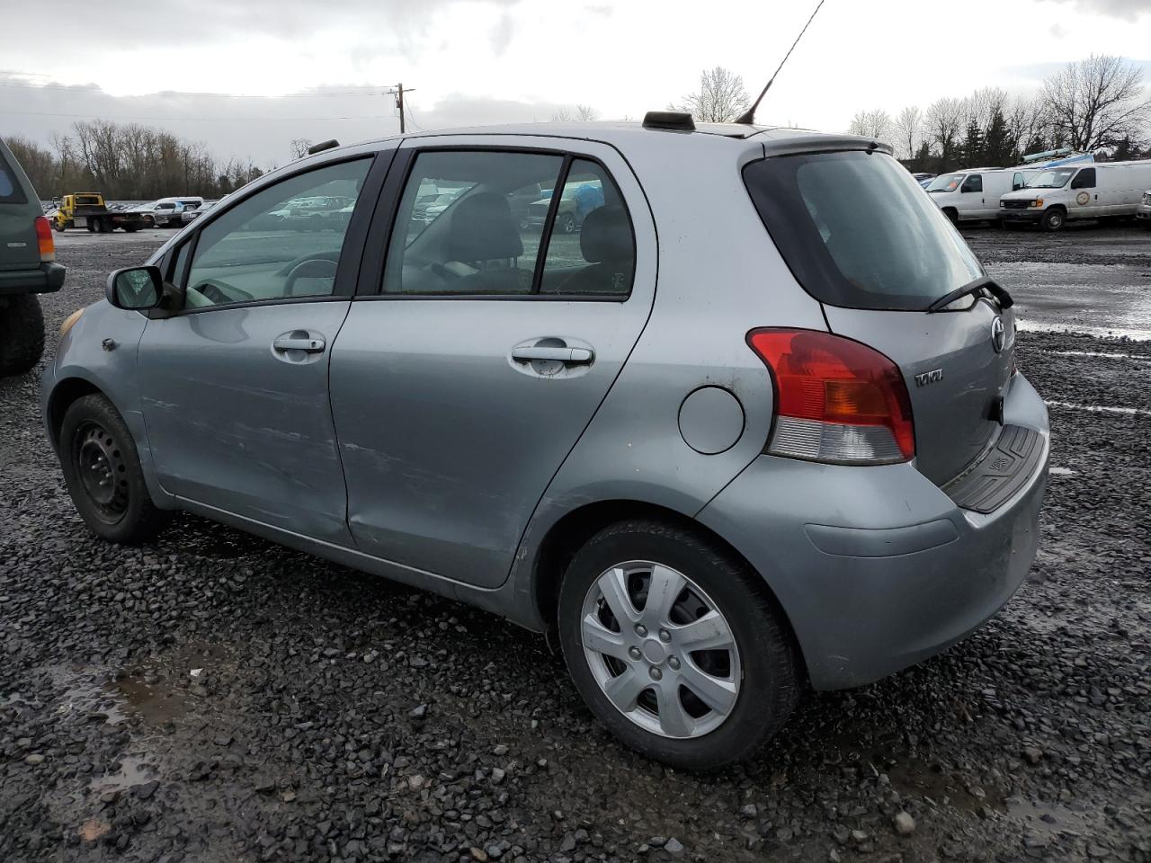 2009 Toyota Yaris - Image 2