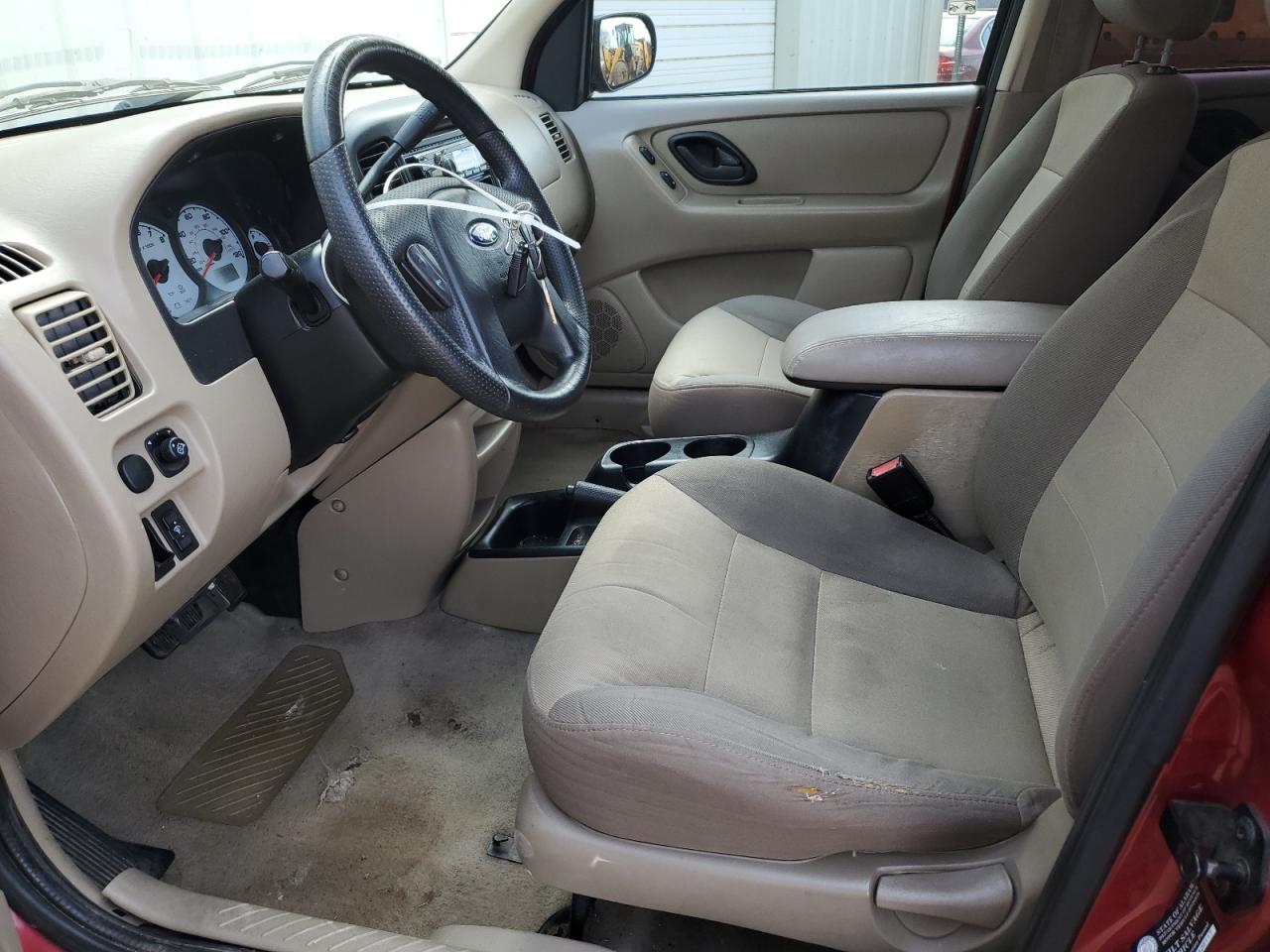 2004 Ford Escape - Image 7