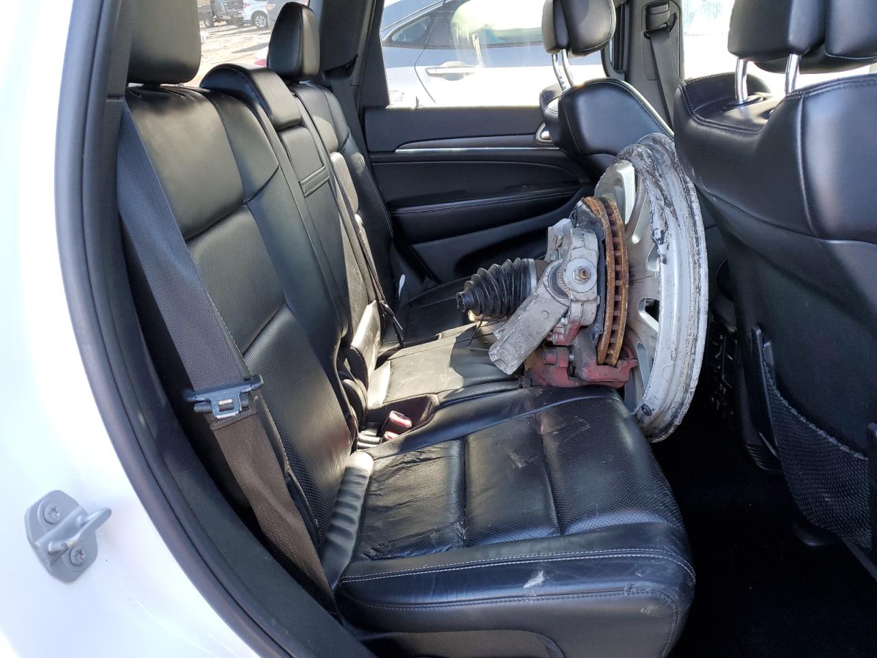 2017 Jeep Grand Cherokee - Image 11