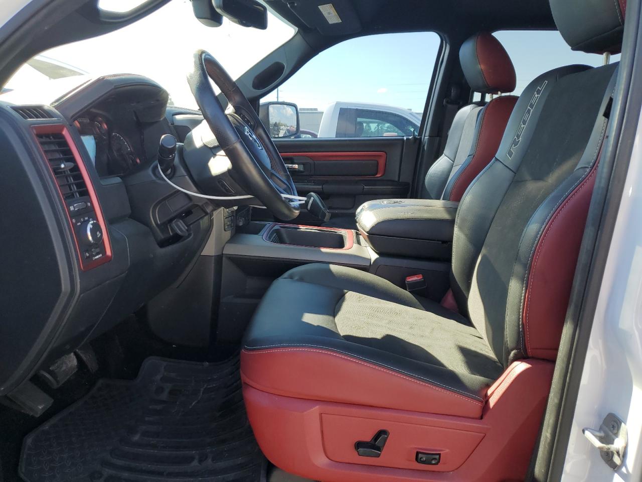 2016 RAM 1500 - Image 7