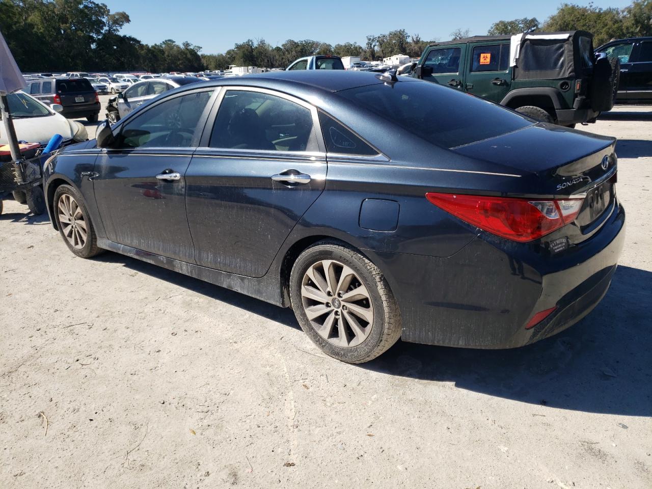2014 Hyundai Sonata - Image 2