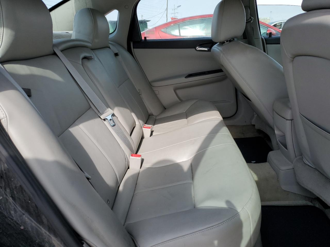 2014 Chevrolet Impala - Image 10