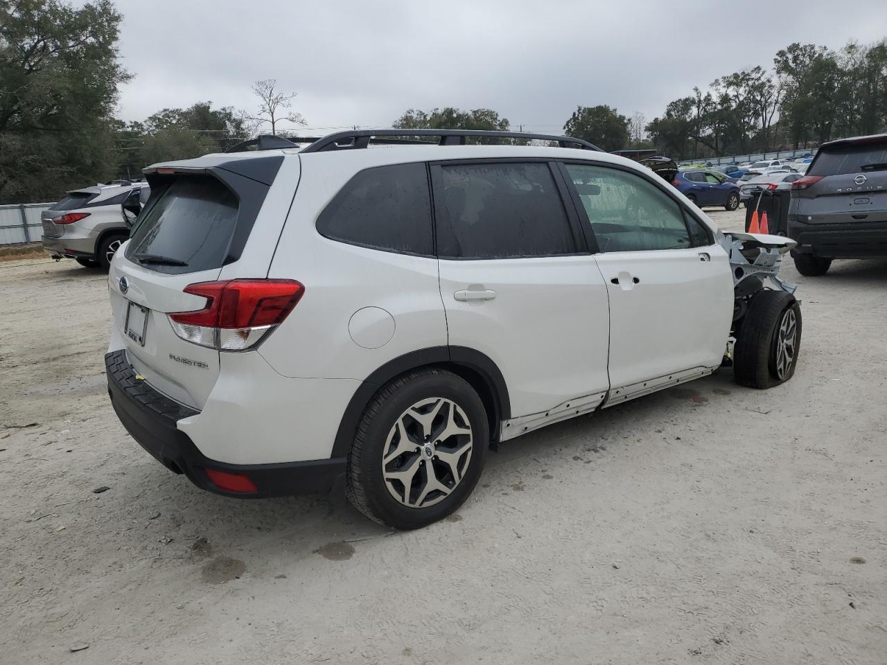 2024 Subaru Forester - Image 3