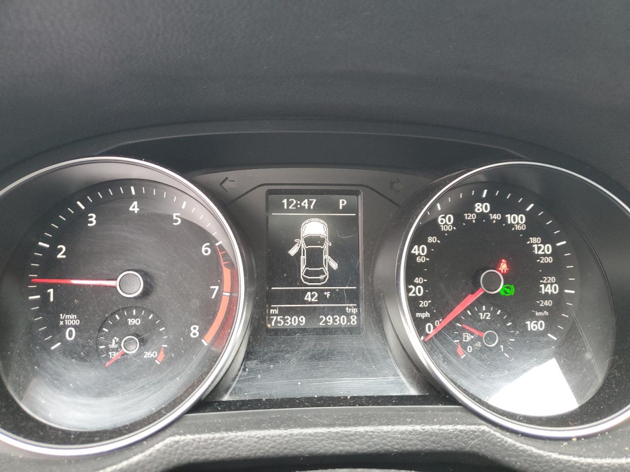 2017 Volkswagen Passat - Image 9