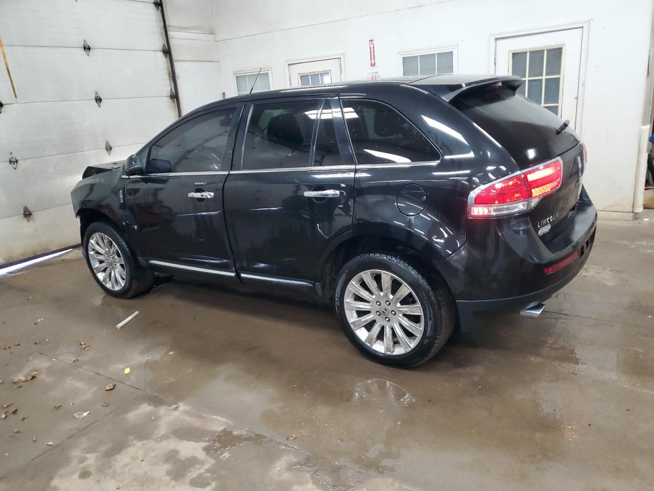 2013 Lincoln MKX - Image 2