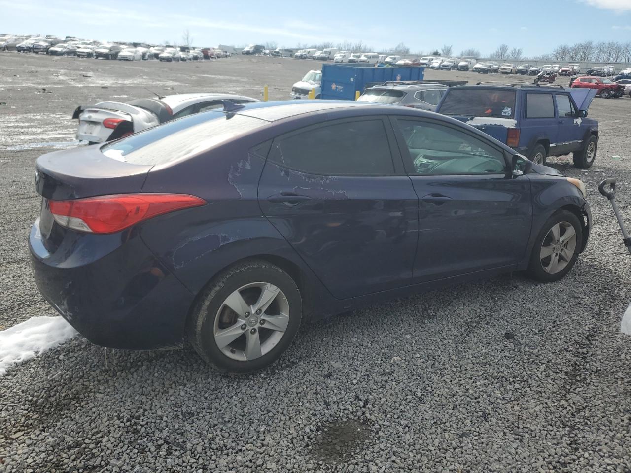 2013 Hyundai Elantra - Image 3