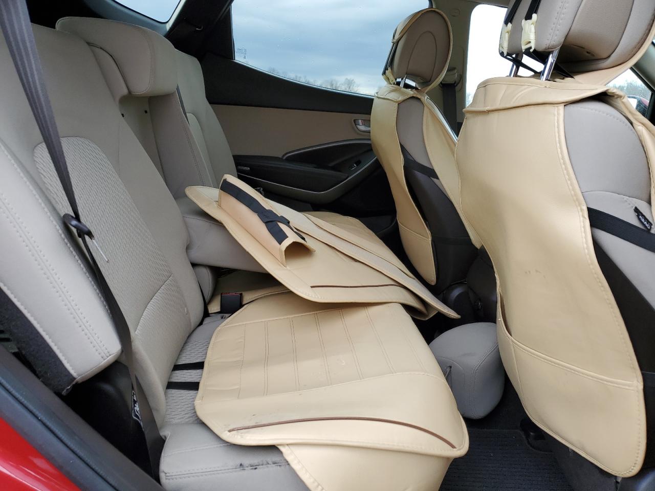 2017 Hyundai Santa Fe - Image 11