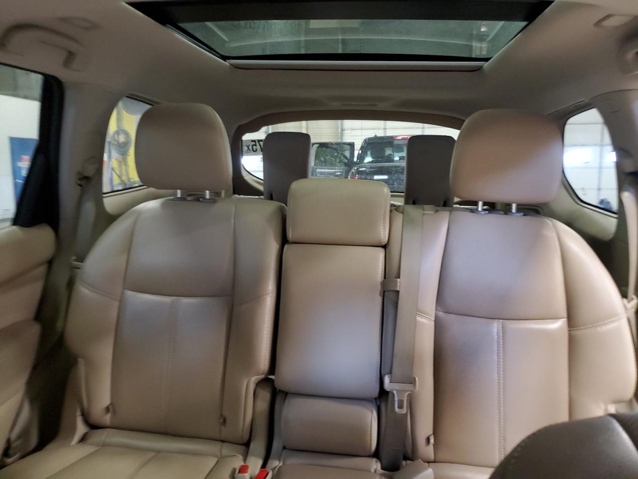 2015 Nissan Pathfinder - Image 10