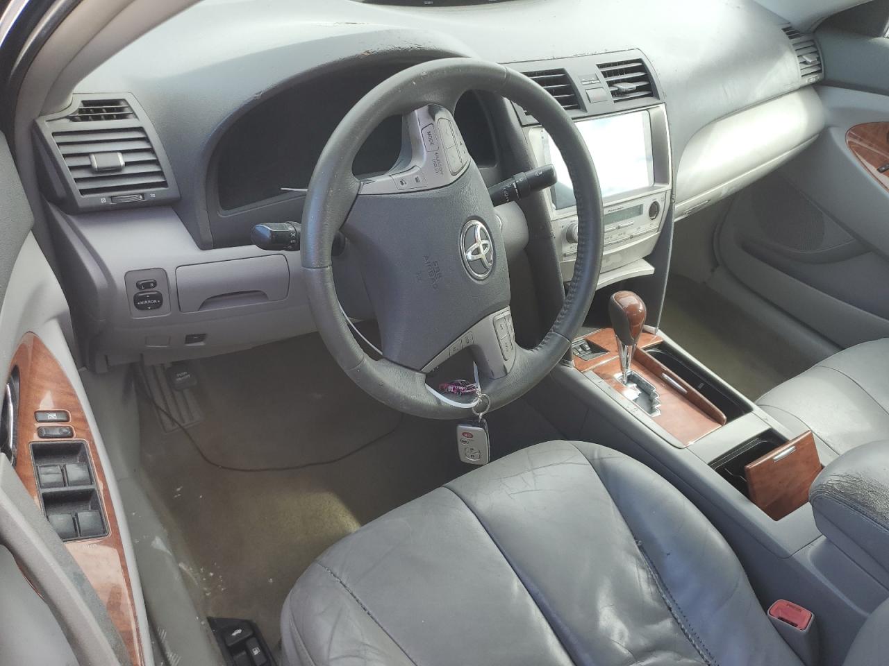 2010 Toyota Camry - Image 8