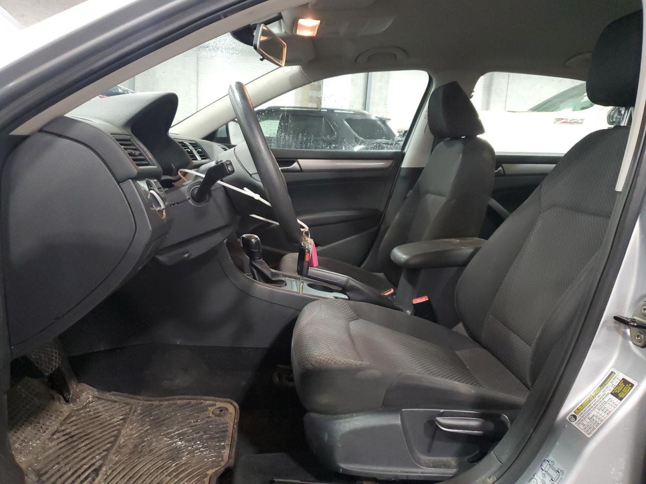 2014 Volkswagen Passat - Image 7