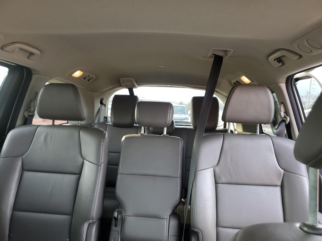 2016 Honda Odyssey - Image 11