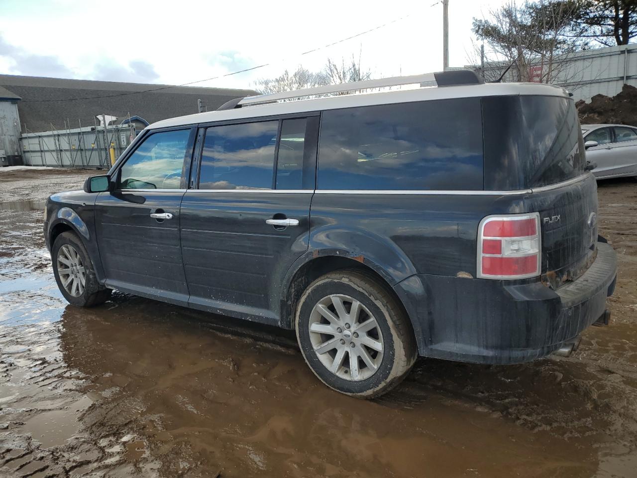 2010 Ford Flex - Image 2