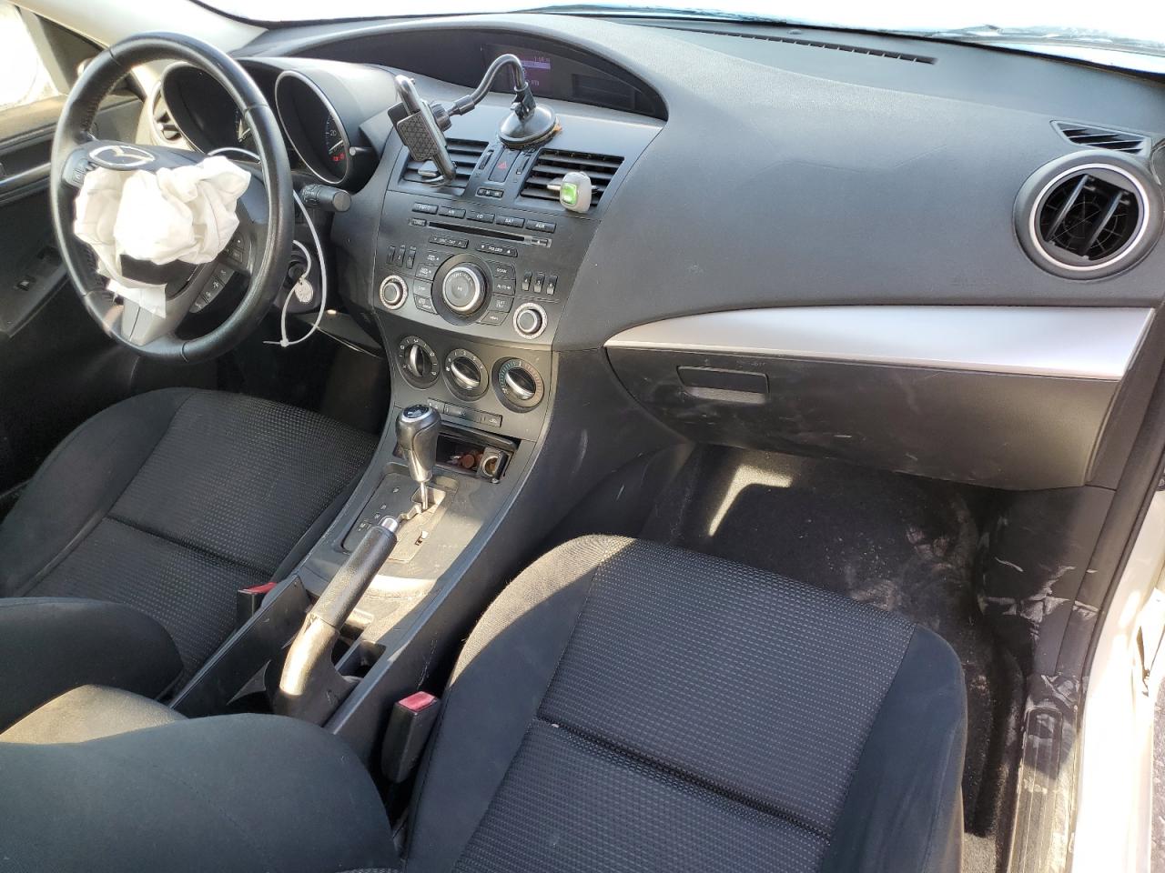 2012 Mazda 3 - Image 8