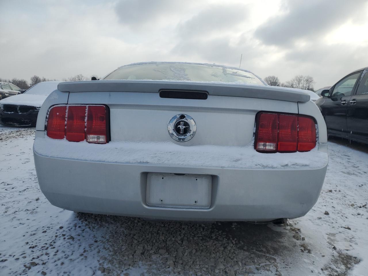 2009 Ford Mustang - Image 6