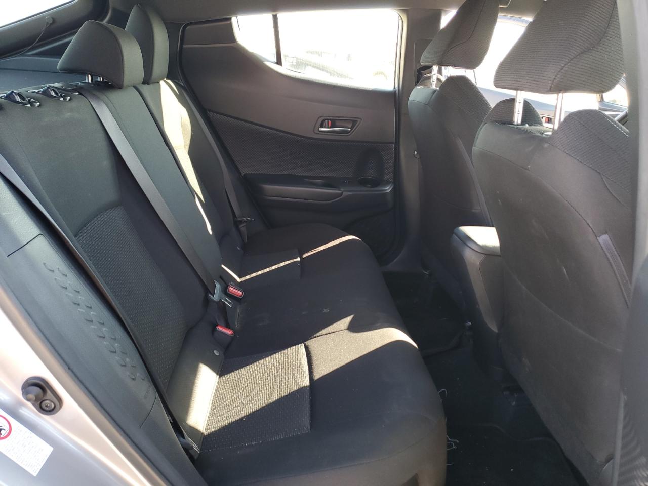 2018 Toyota C-HR - Image 11