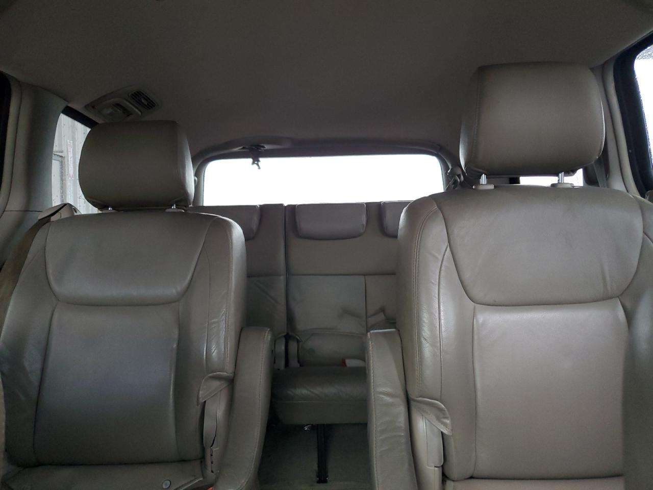 2005 Toyota Sienna - Image 10