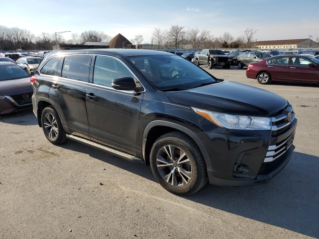 2017 Toyota Highlander - Image 4